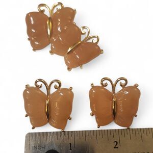 Vintage 1950s Butterfly Post Earrings & Brooch Set Pink Peach Gold Tone Jewelry